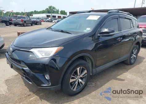 2017 Toyota Rav4 Xle z USA, uszkodzony, nr VIN 2T3WFREV7HW387493